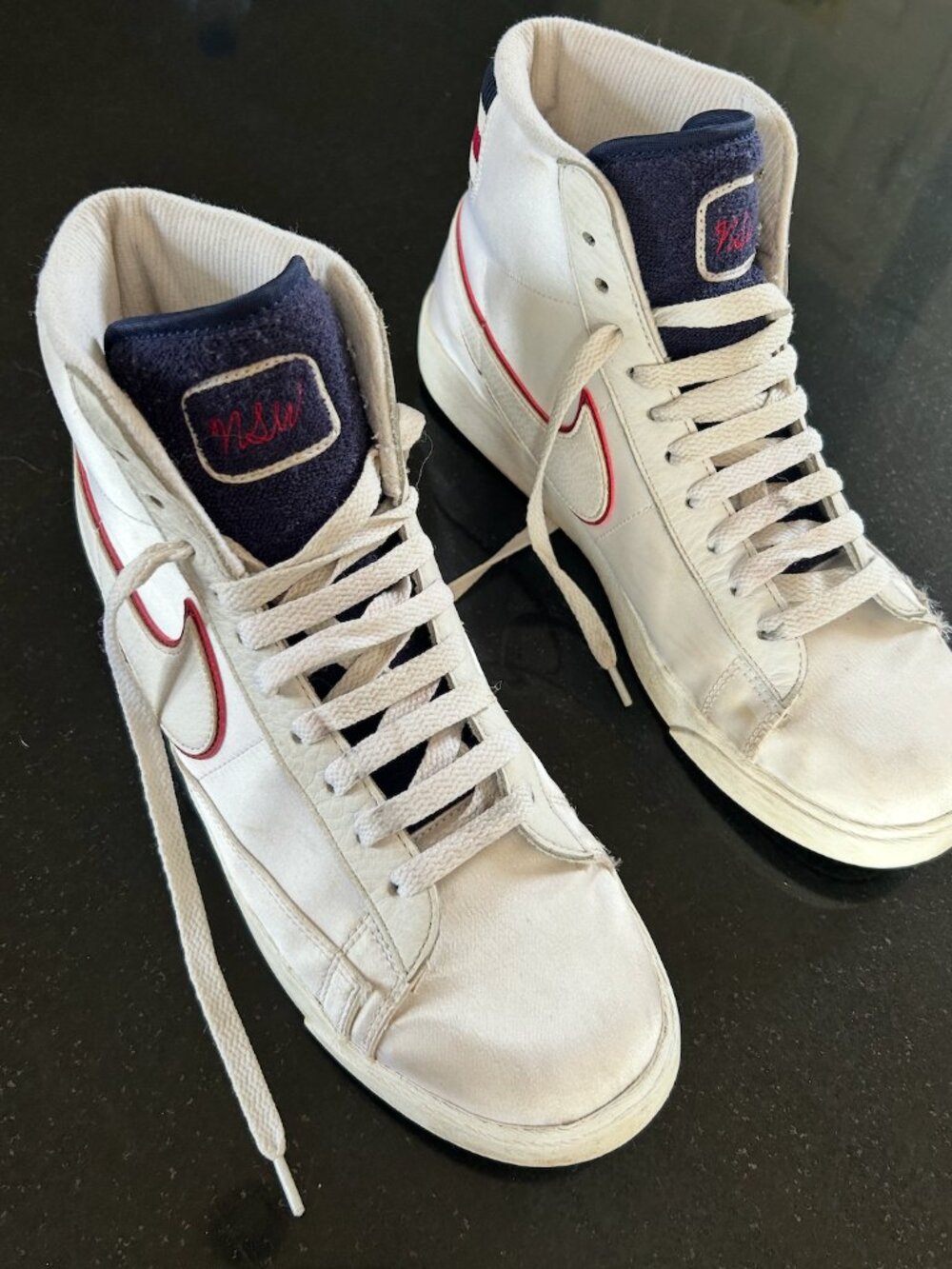 Nike Blazers size 9US